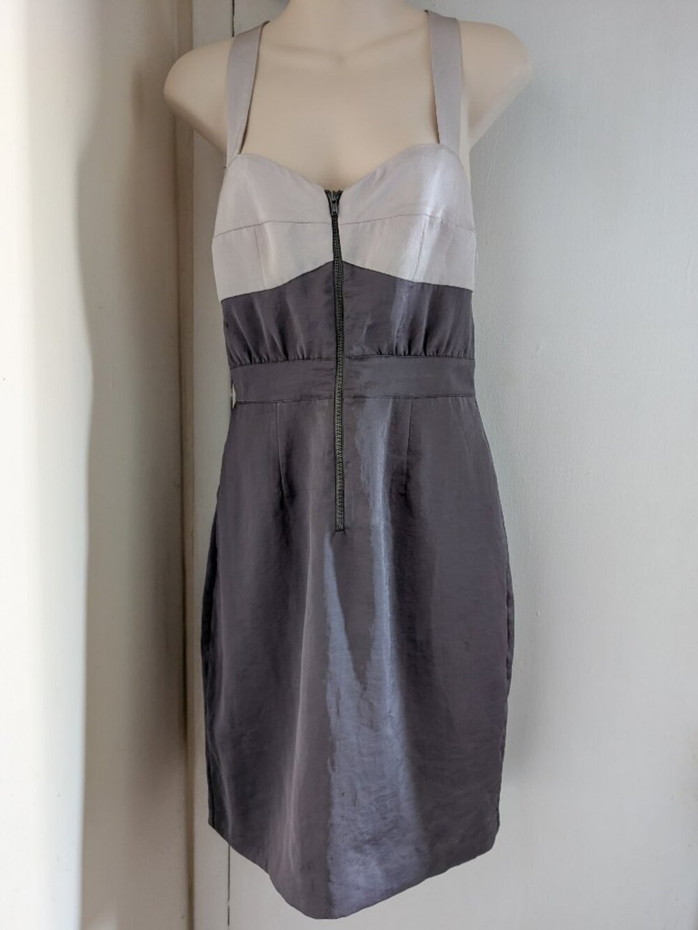 Club Monaco Two‑Tone Grey Sweetheart Zip‑Front Dress, Size 4 – Modern & Chic